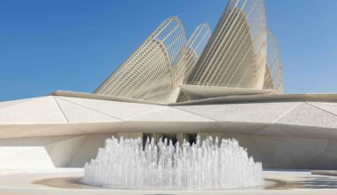 Foster + Partners completes Abu Dhabi museum with soaring steel wings | News