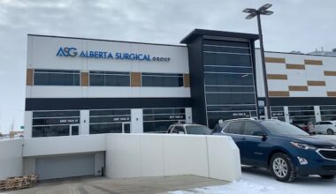 Acute Care Alberta extends contract with Edmonton surgical centre tied to procurement probes