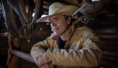 Country singer Corb Lund gets OK to launch anti-coal petition drive in Alberta