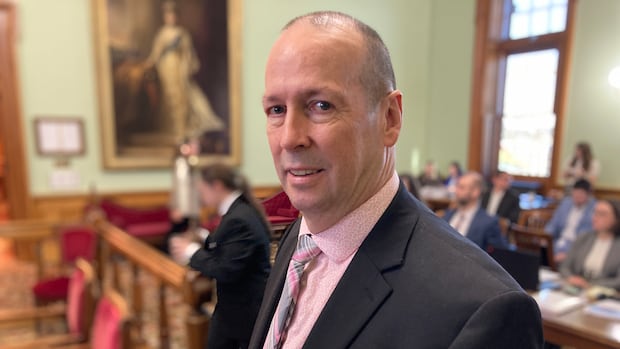 Only one-third of ER patients are seen on time, auditor general says