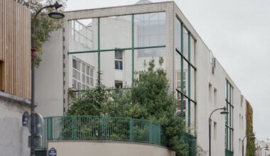 An Educational Farm on the Roof / rerum architectes