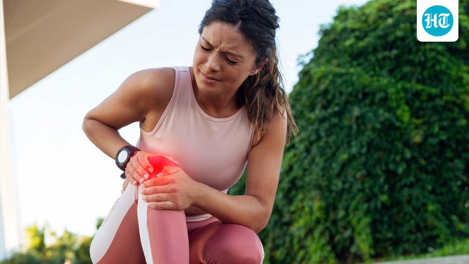 Nutritionist shares 5 anti-inflammatory foods like turmeric, eggs and fish to ease stubborn knee and joint pain