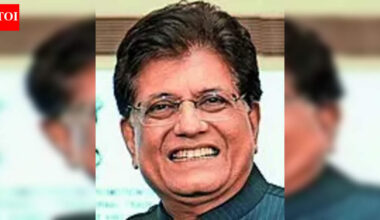 If US is 'happy', they should sign on dotted lines: Piyush Goyal