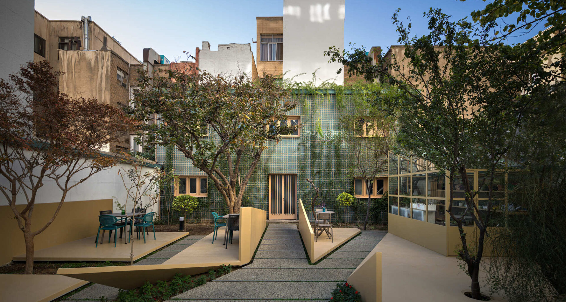 Sepand House of Culture and Art / Mohammadreza Samavati and Maryam Karimian