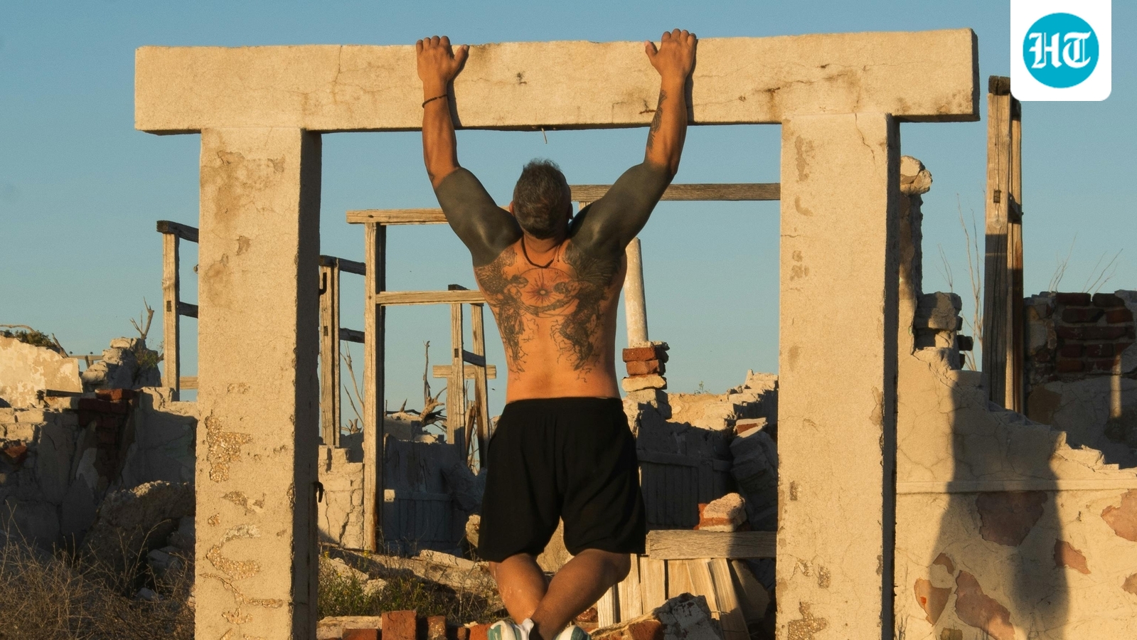 Stanford-trained longevity physician shares the most underrated exercise to preserve life-long hand grip strength