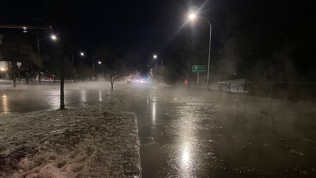Some Winnipeg residents advised to check tap water after north Main Street water main break