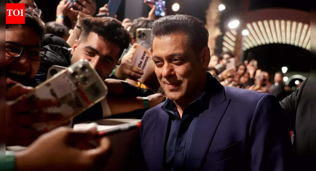 Salman Khan says ‘I don’t think I am a great actor’; ‘Mujhe lagta hai aap log mujh par hans dete ho,’ fans refuse to agree |