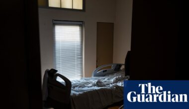 Experts urge caution as Trump’s big bill incentivizes AI in healthcare | US healthcare