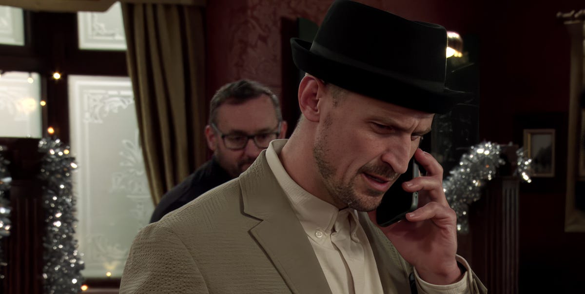Coronation Street's Christmas death plot as Carl receives call that changes everything