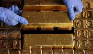 Gold Steady Near Record High as Traders Watch US Data, Venezuela