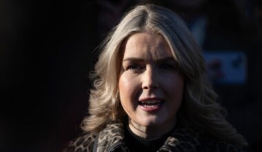 Vanity Fair Photographer Defends White House Close-Up Shots