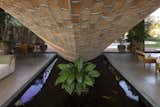 The Roof of This Brazilian Home Takes a Dip in the Pool - Photo 16 of 20 - 