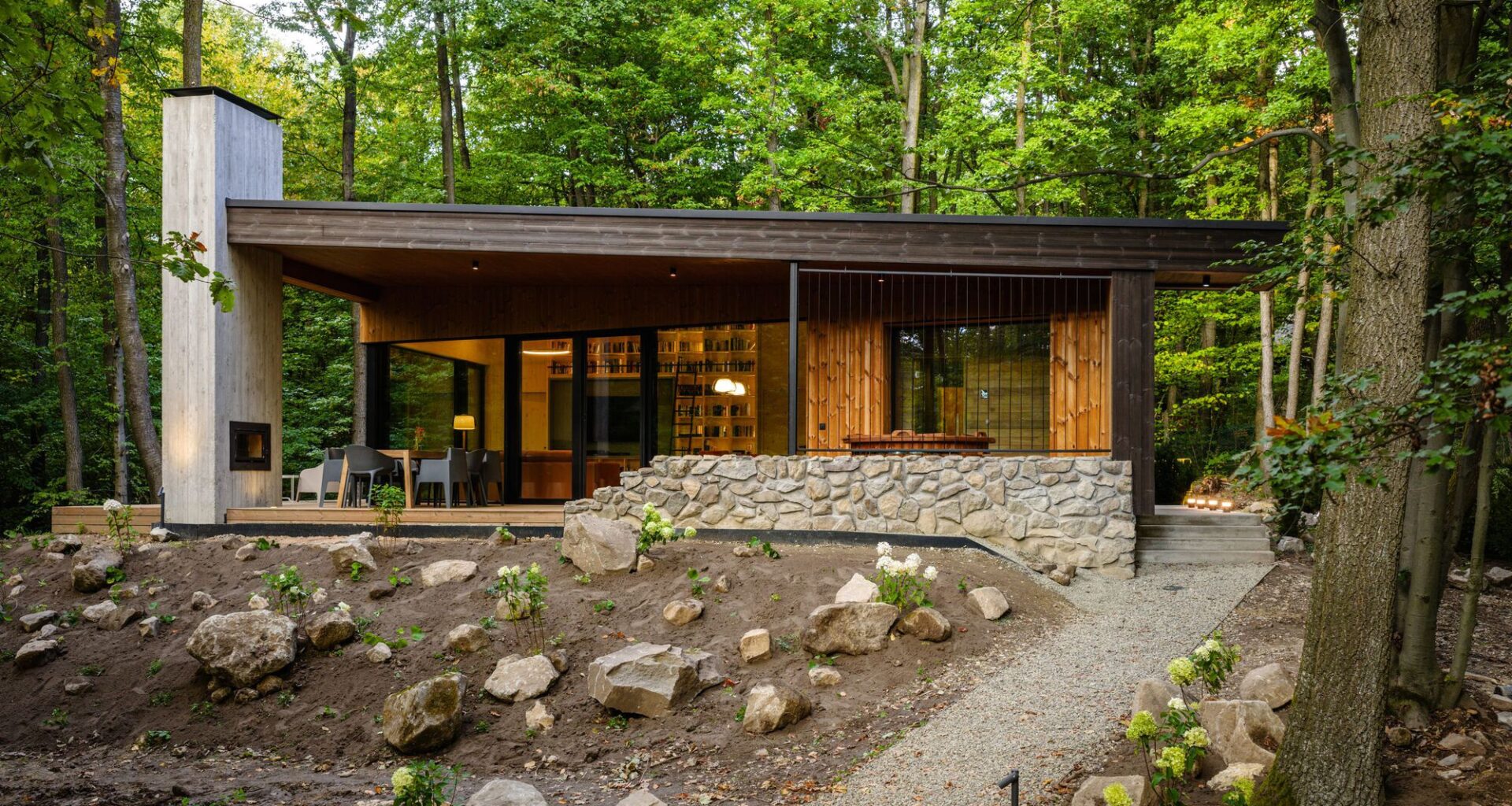 Monolith Lodge / Pyxis Nautica + Hello Wood