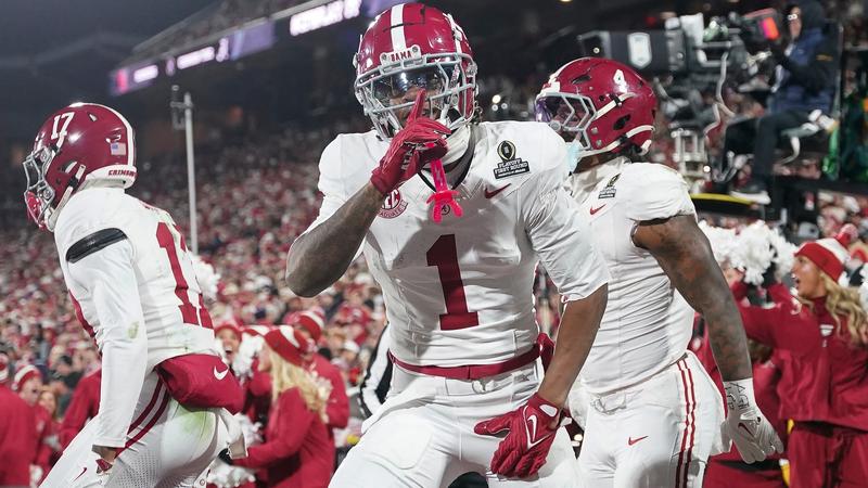 Alabama Rallies from 17-Point Deficit to Beat Oklahoma 34-24 in CFP First Round