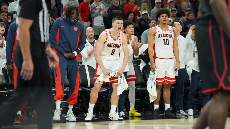 Awaka grabs 15 rebounds as No. 1 Arizona shuts down San Diego State for 68-45 win in Phoenix