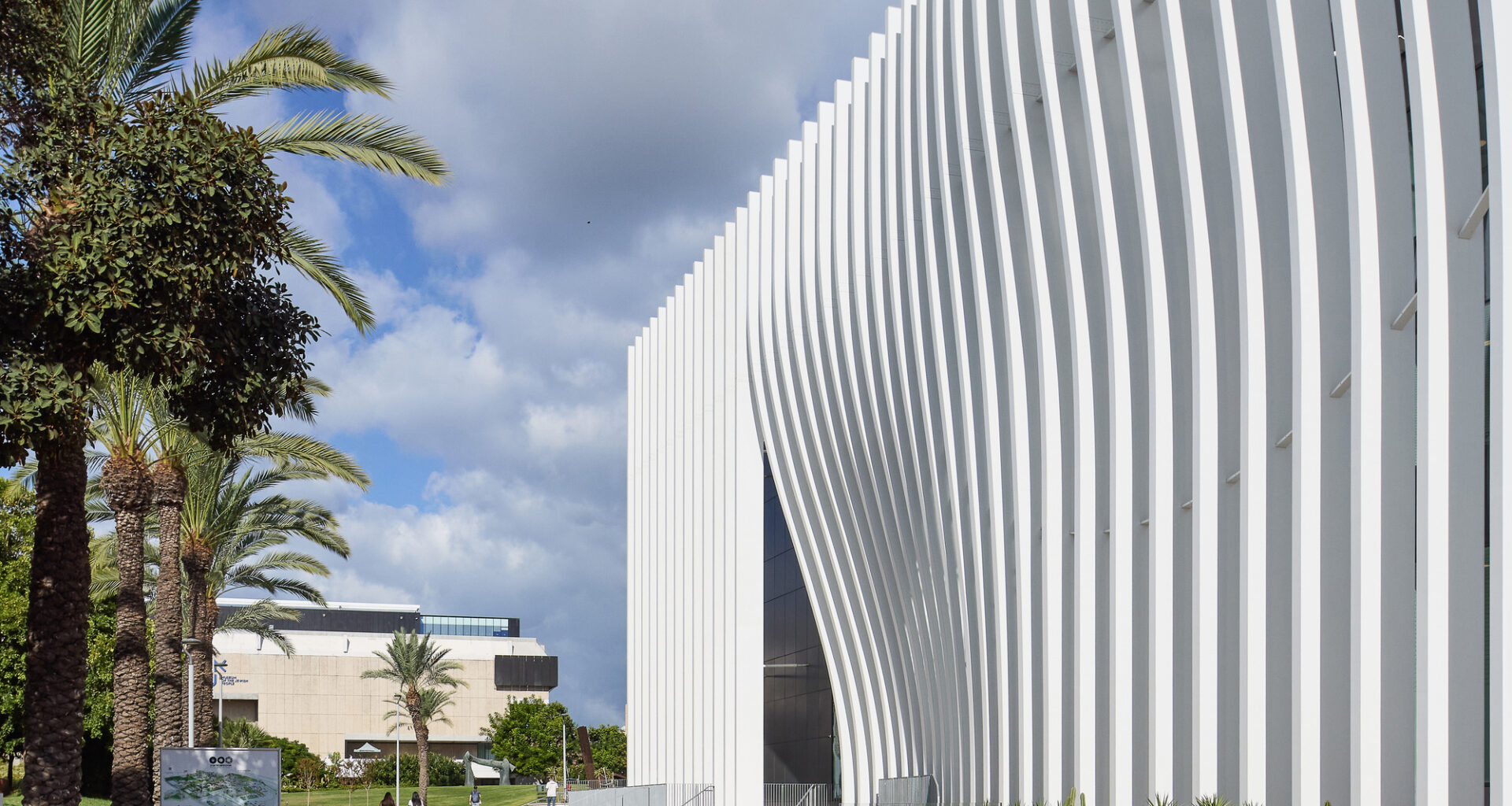 Jan Koum Center For Nanoscience And Nanotechnology / Michel Rémon & Associés