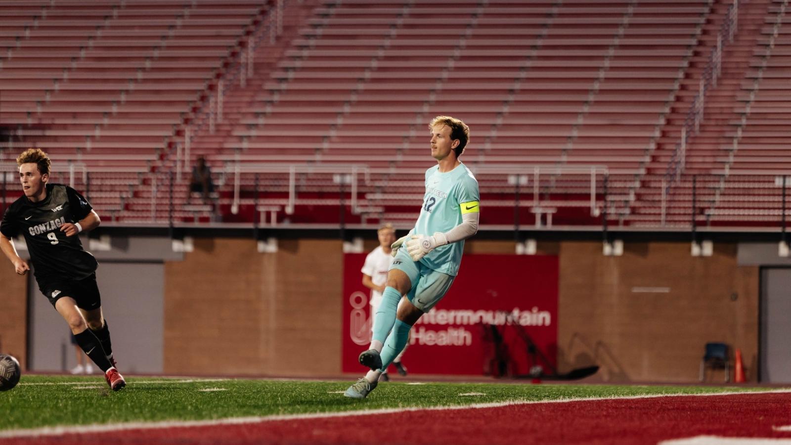 Washington celebrates winning the 2025 national championship.