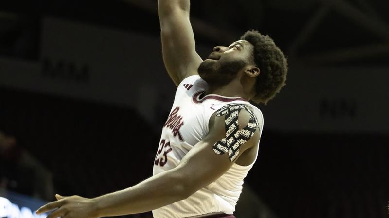 Osei-Bonsu Posts 19 in Return to Lineup; Bears Top Lindenwood