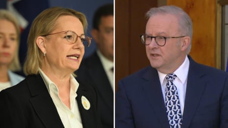 PM says he 'regrets the politicisation' of Bondi beach terror attack – video