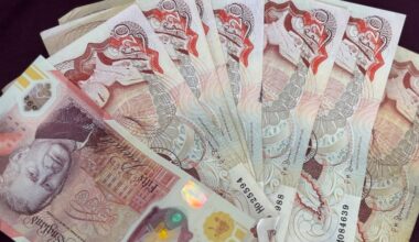 Setting a budget can help stop Christmas overspend, say financial advisors