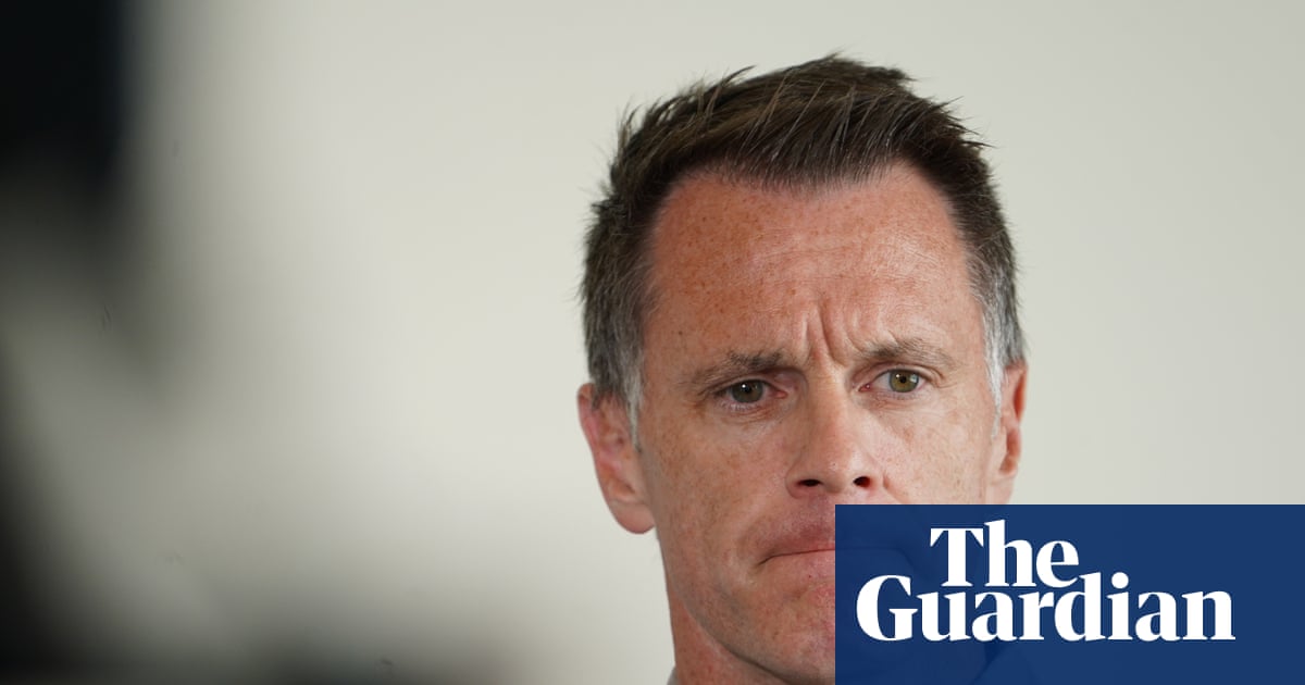 Minns government ‘actively’ considering if Jewish security group should be armed after Bondi attack | Chris Minns