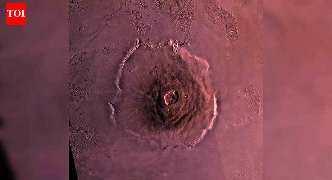 NASA found something unexpected on top of Mars’s biggest volcano |