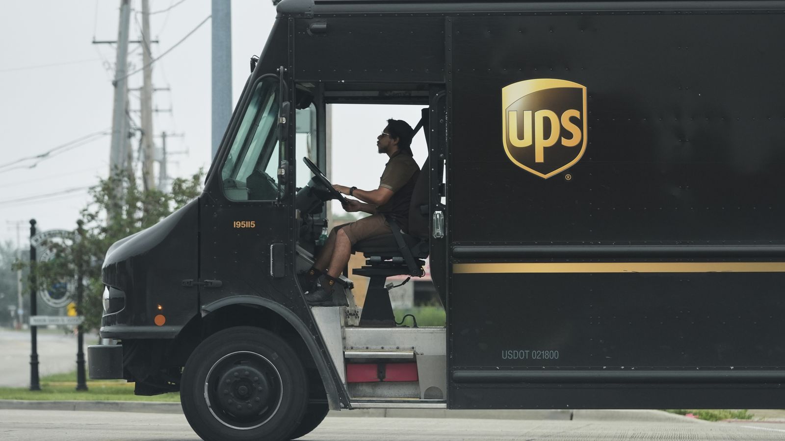 UPS using AI surveillance cameras from Lytx to monitor drivers, further exposing sellout of 2023 contract struggle