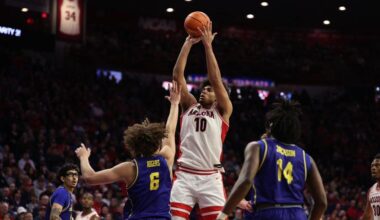 Peat scores 19, No. 1 Arizona closes out nonconference with 99-71 win over South Dakota State
