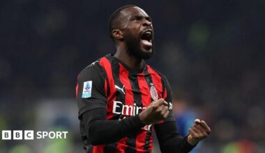 Fikayo Tomori celebrates during the Milan derby