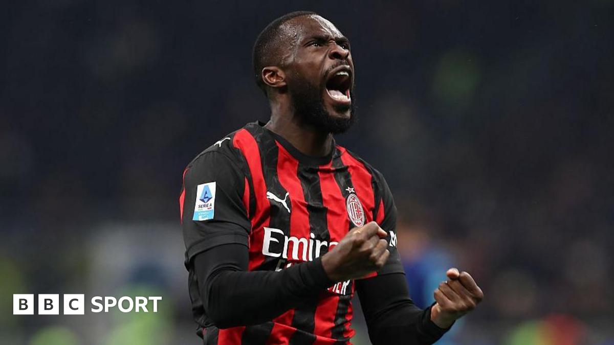 Fikayo Tomori celebrates during the Milan derby