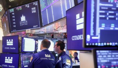 At Goldman and Citadel Securities, the Santa Rally Has Believers