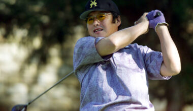 JAPAN'S JUMBO OZAKI TEES OFF ON SECOND HOLE AT 2000 MASTERS.
