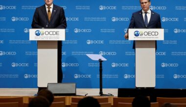 OECD warns tariffs, AI will test resilience of the global economy | Business and Economy News