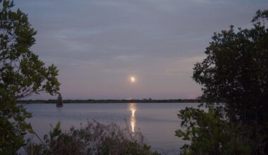 Sunset SpaceX launch adds 29 more Starlink satellites into low Earth orbit – Spaceflight Now