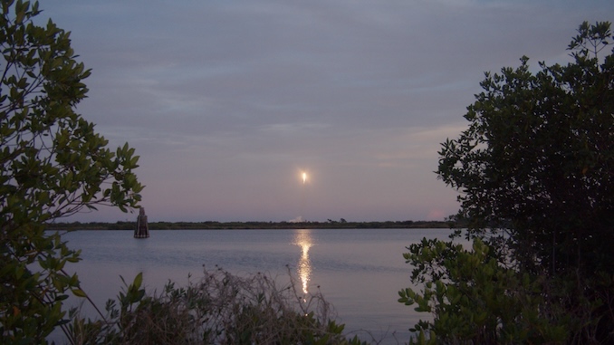 Sunset SpaceX launch adds 29 more Starlink satellites into low Earth orbit – Spaceflight Now