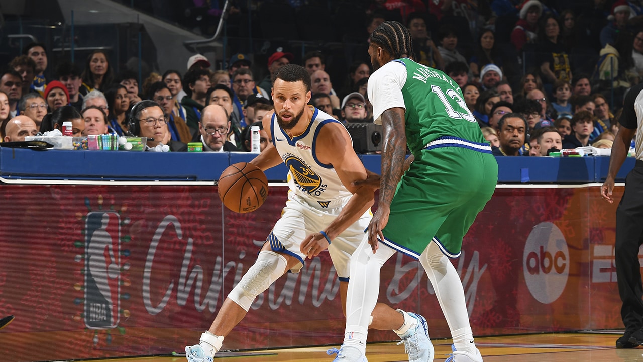 Horford Scores Season-High, Curry Surpasses 26K Career Points in Christmas Day Victory Over Mavericks - NBA