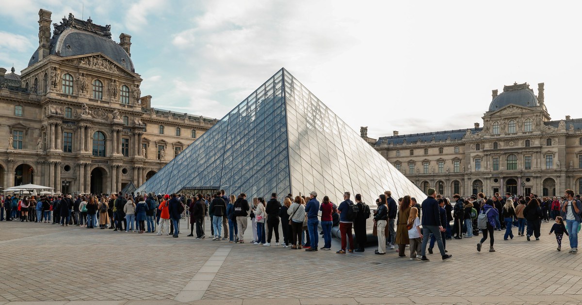 Hundreds of works in the Louvre damaged by flooding