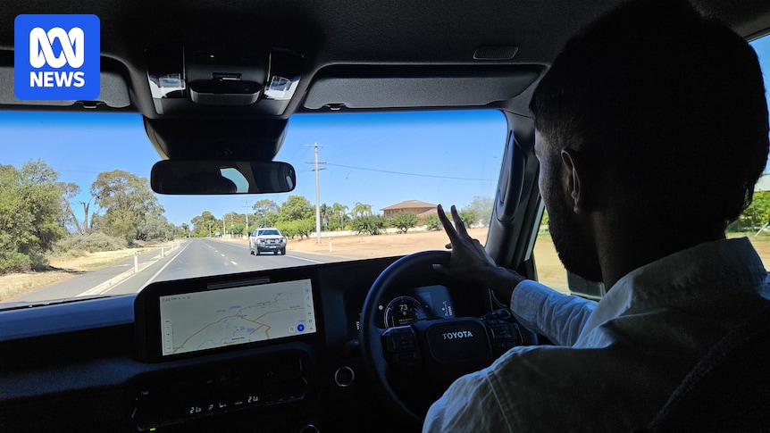 Australia's driver courtesy wave dying out, say truckies, but experiment proves wave still alive on back roads
