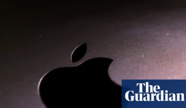 Siri-us setback: Apple’s AI chief steps down as company lags behind rivals | Apple