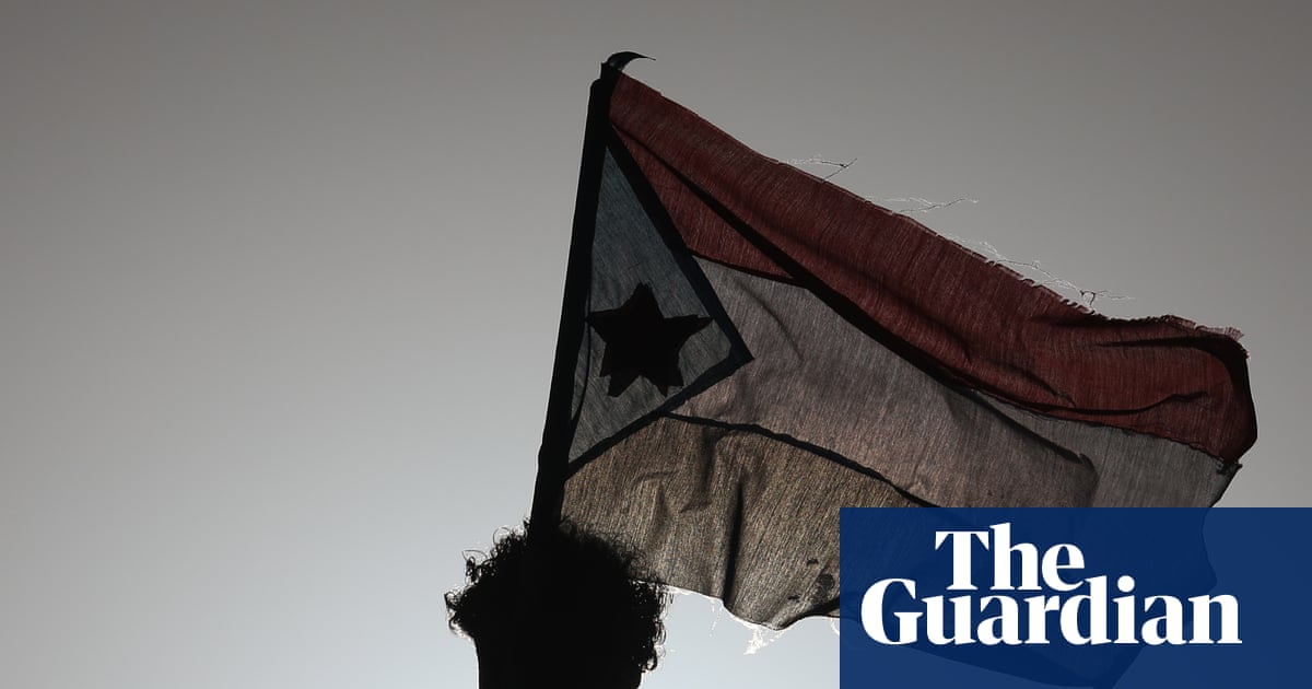 Saudi Arabia bombs Yemen over weapons shipment it claims UAE sent to separatists | Yemen