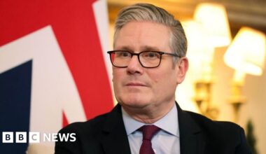 Doctor strike during flu outbreak would be 'reckless', says Starmer