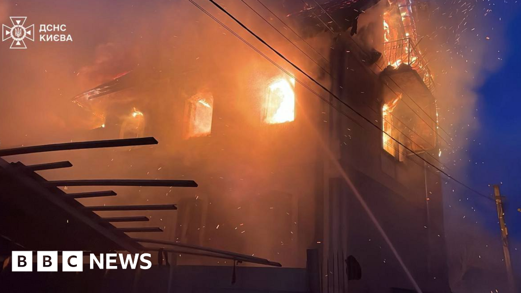 Zelensky plans to meet Trump on Sunday for talks on peace deal