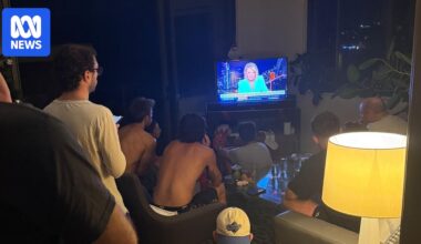 The teacher, driver and host who helped strangers take refuge during the Bondi terror attack