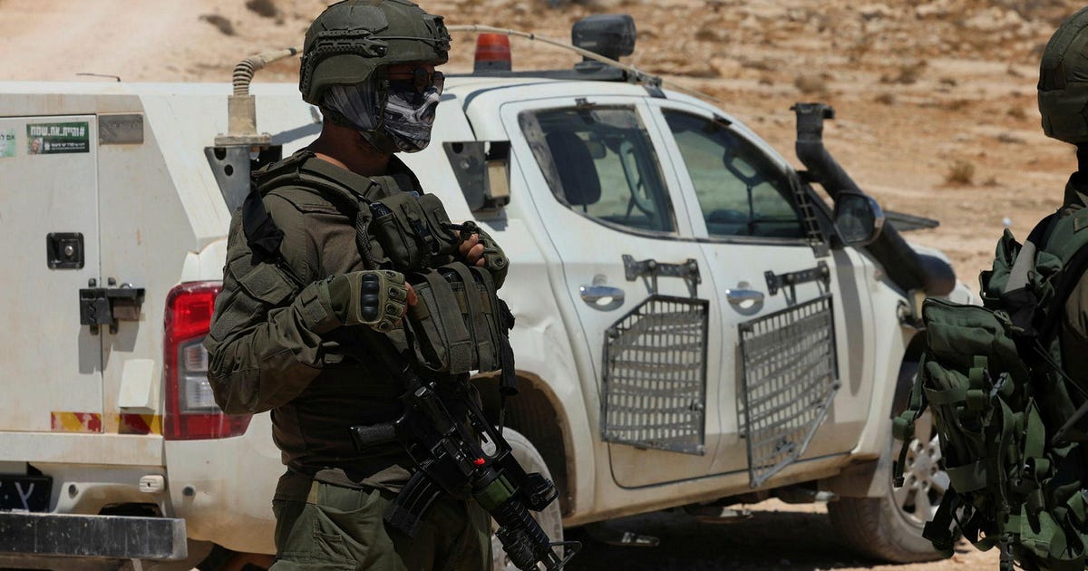 IDF says it 'eliminated' Palestinian who threw rocks in West Bank, 'neutralized' another - Haaretz