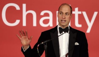 The National Desk dark theme brand icon