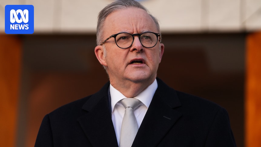 Former chief justice urges national Bondi terror attack royal commission