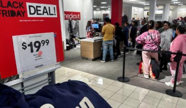 Consumer spending drives fastest US economic growth in two years