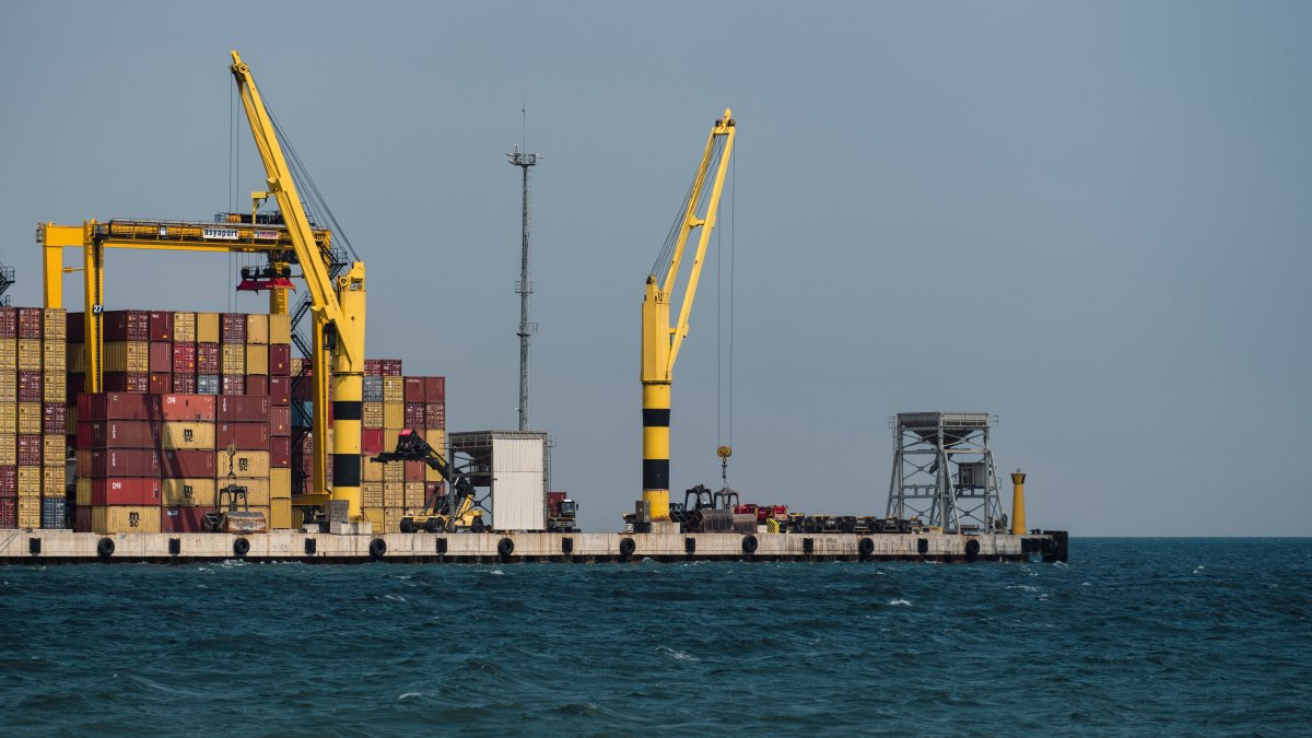 Türkiye's exports rise 2.2% to $22.7 billion in November