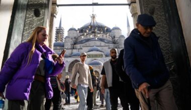 Türkiye posts current account surplus for 4th straight month in October