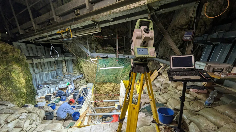  Equipment set up to analyze sediments at the cave in Germany. 